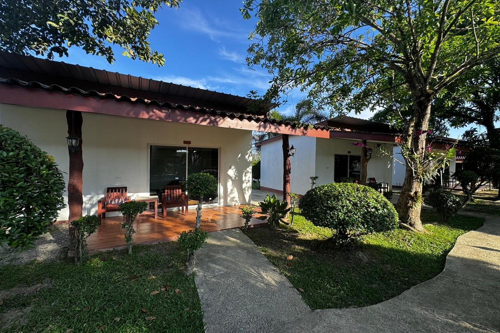 Ozone Resort & Pool Villa Phatthalung Exteriör bild